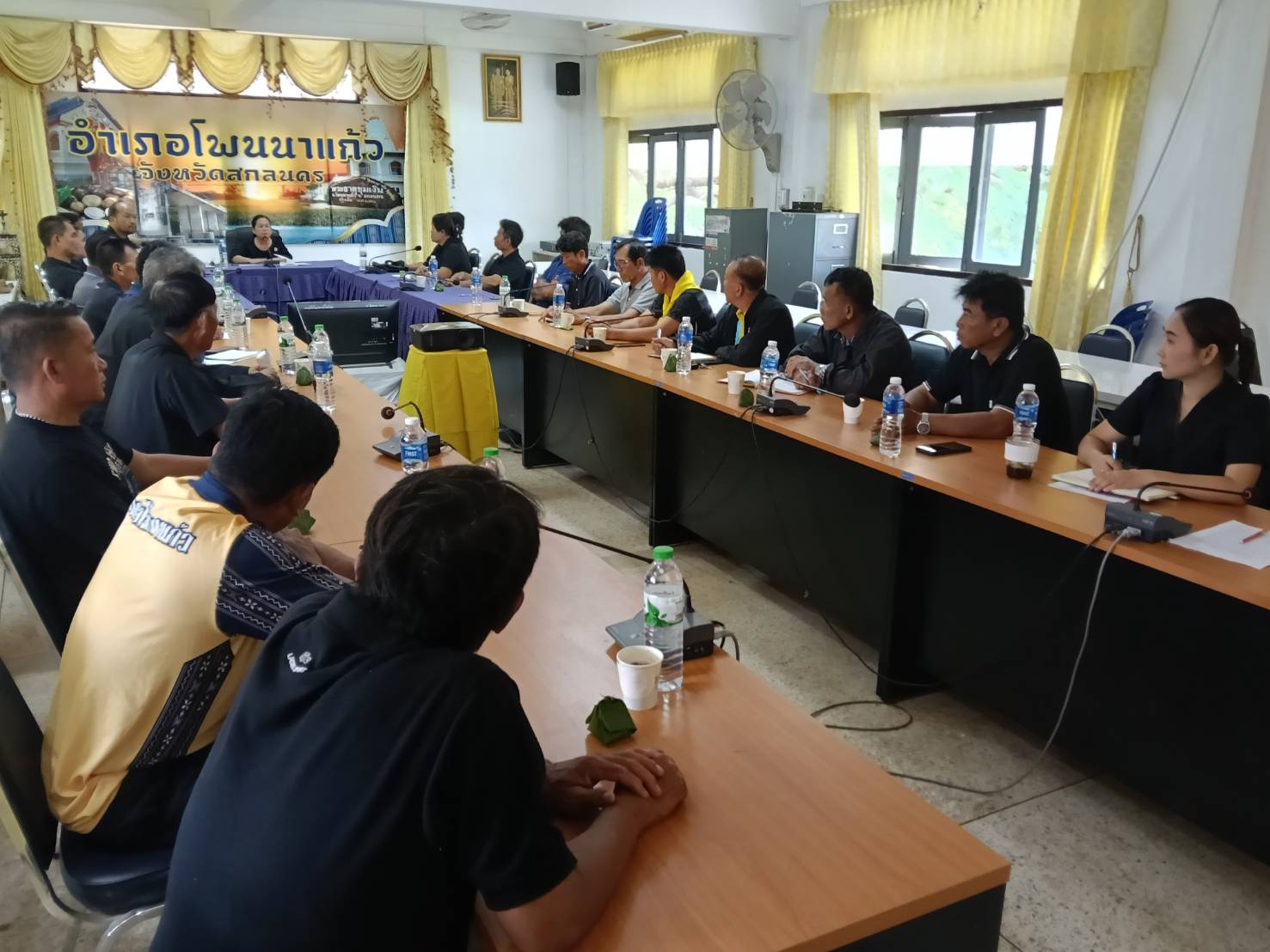 พช.โพนนาแก้ว : ประชุมขับเคลื่อนงานกองทุนแม่ของแผ่นดิน ปี 2569 ร่วมกับคณะกรรมการเครือข่ายกองทุนแม่ของแผ่นดินอำเภอโพนนาแก้ว