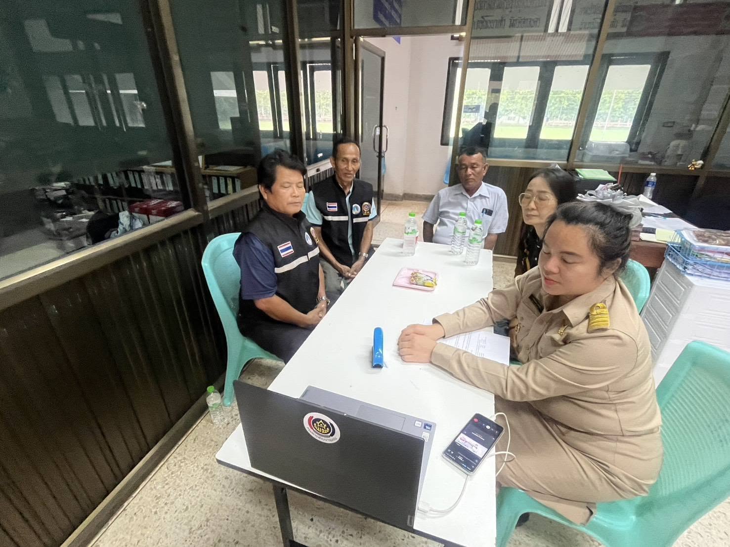 พช.โพนนาแก้ว: ร่วมประชุมชี้แจงแนวทางการดำเนินโครงการ “ไหใหญ่ล้น ไหเล็กไม่เต็ม พลัส”