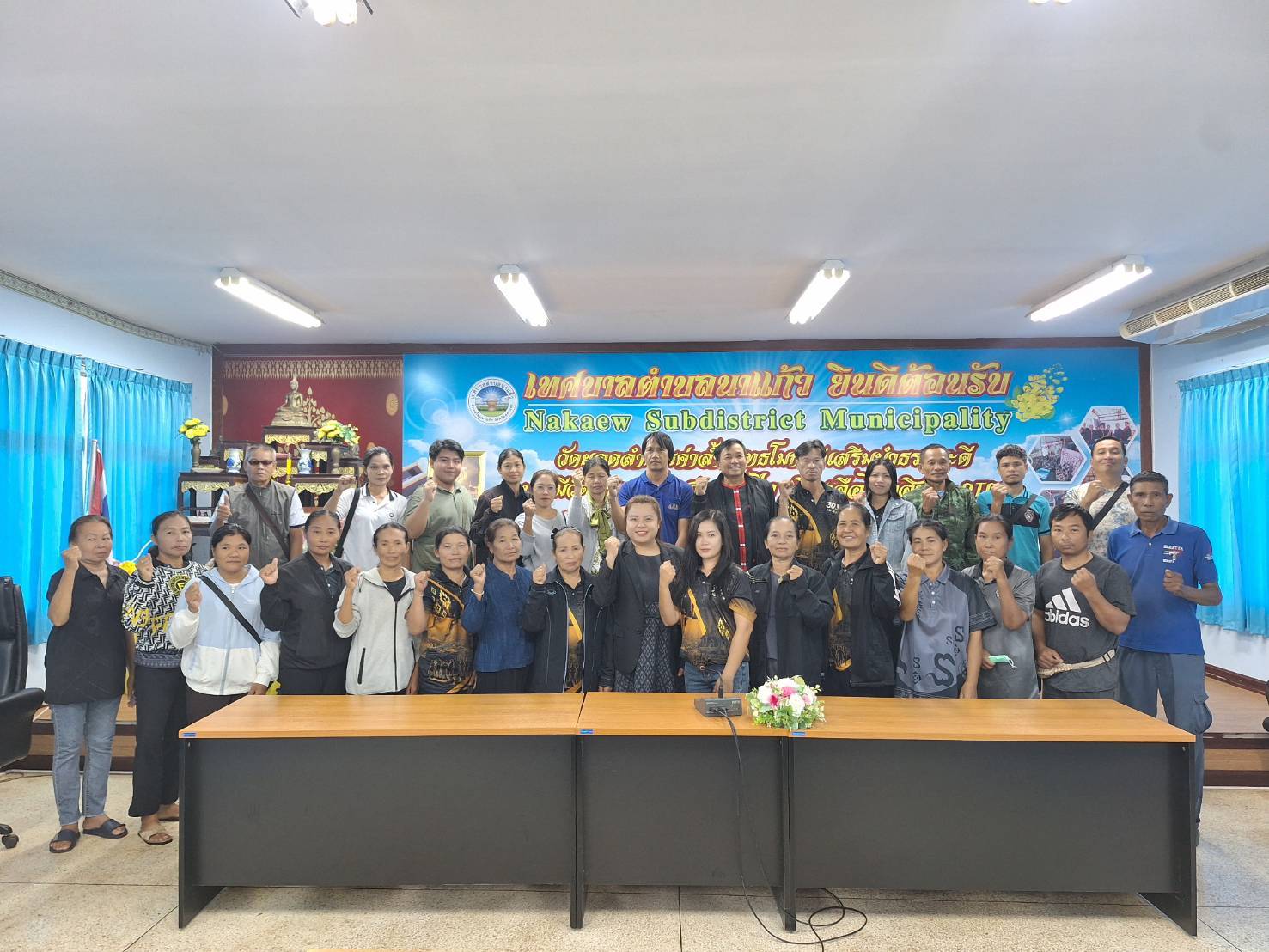 พช.โพนนาแก้ว: ประชุมประชาคมคัดเลือกผู้นำอาสาพัฒนาชุมชน (ผู้นำอช.) ตำบลนาแก้ว 